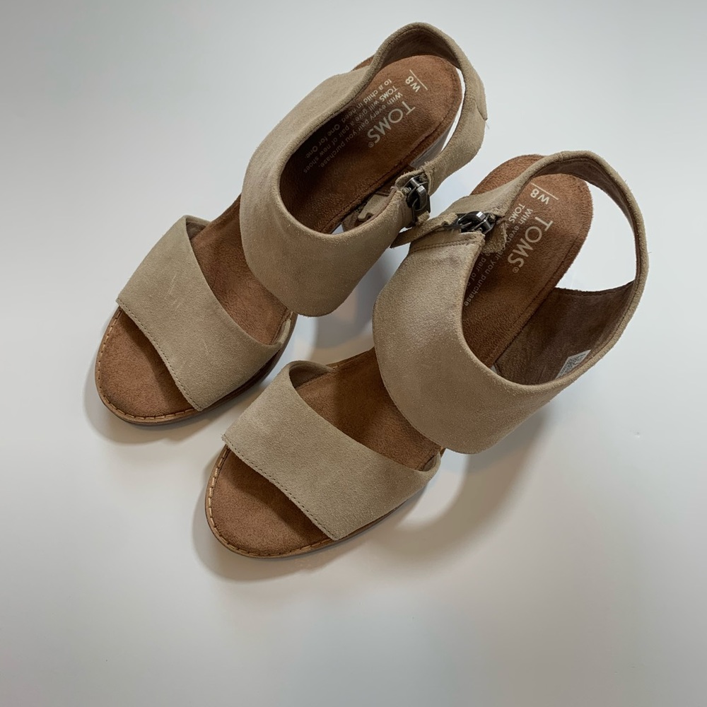 NWOT Toms Tan Majorca Block Heel Sandal Size 8